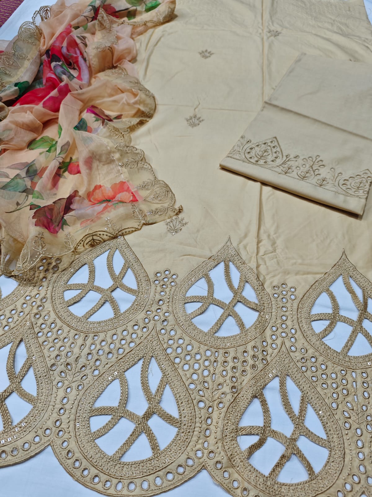 Fatima zehra lawn - Danish Cloth