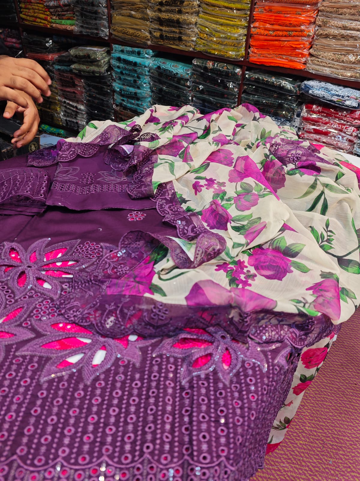 Lazer cut chicken Kari - Danish Cloth