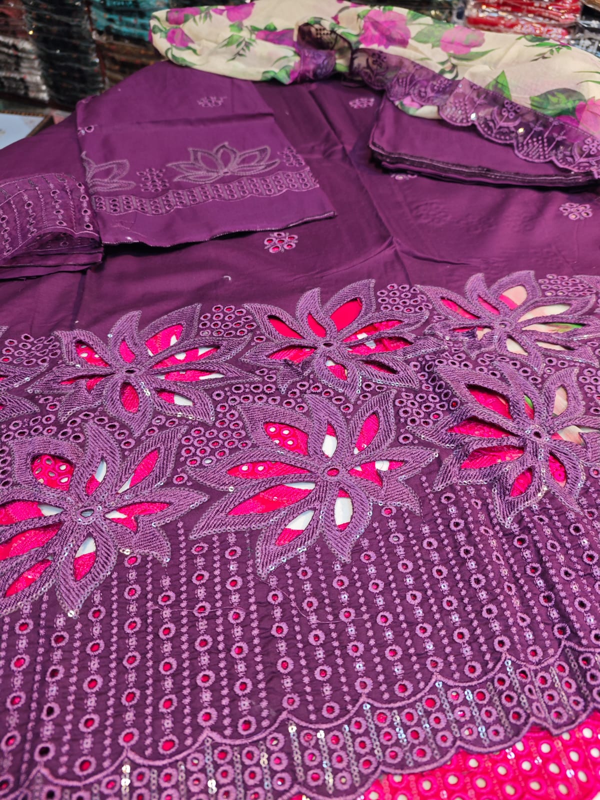 Lazer cut chicken Kari - Danish Cloth