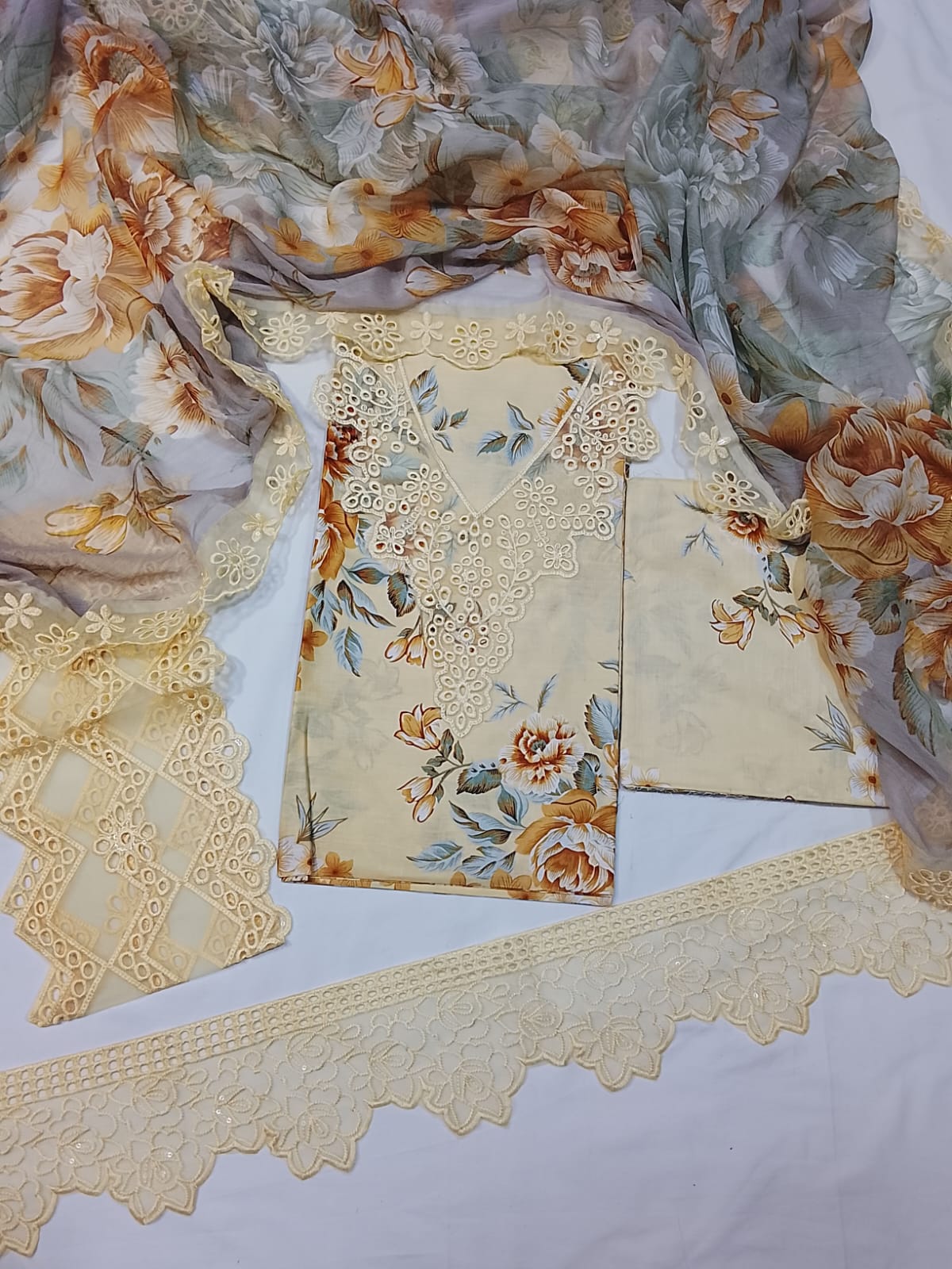Iznik - Danish Cloth