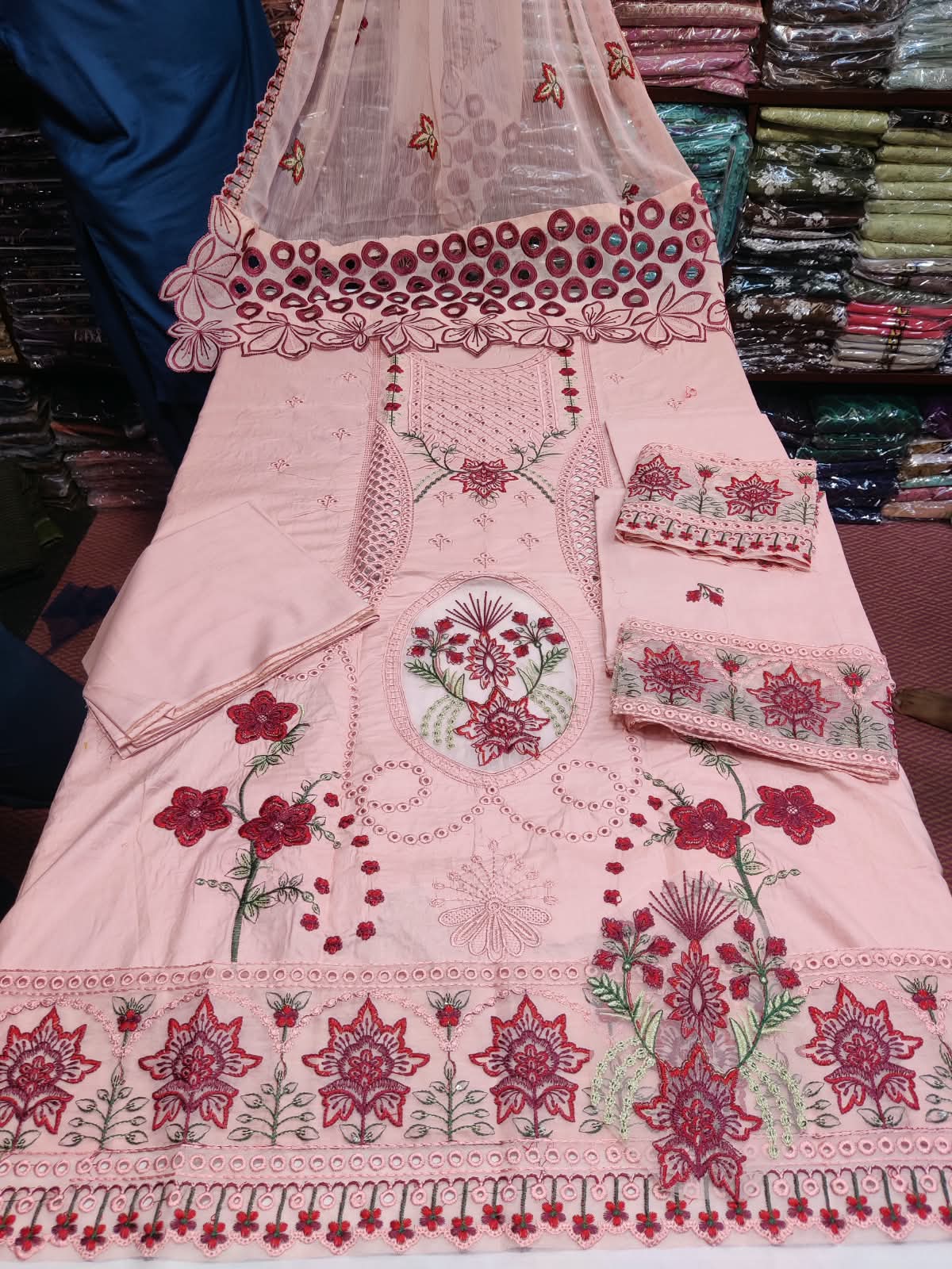 MAHNOOR PINK