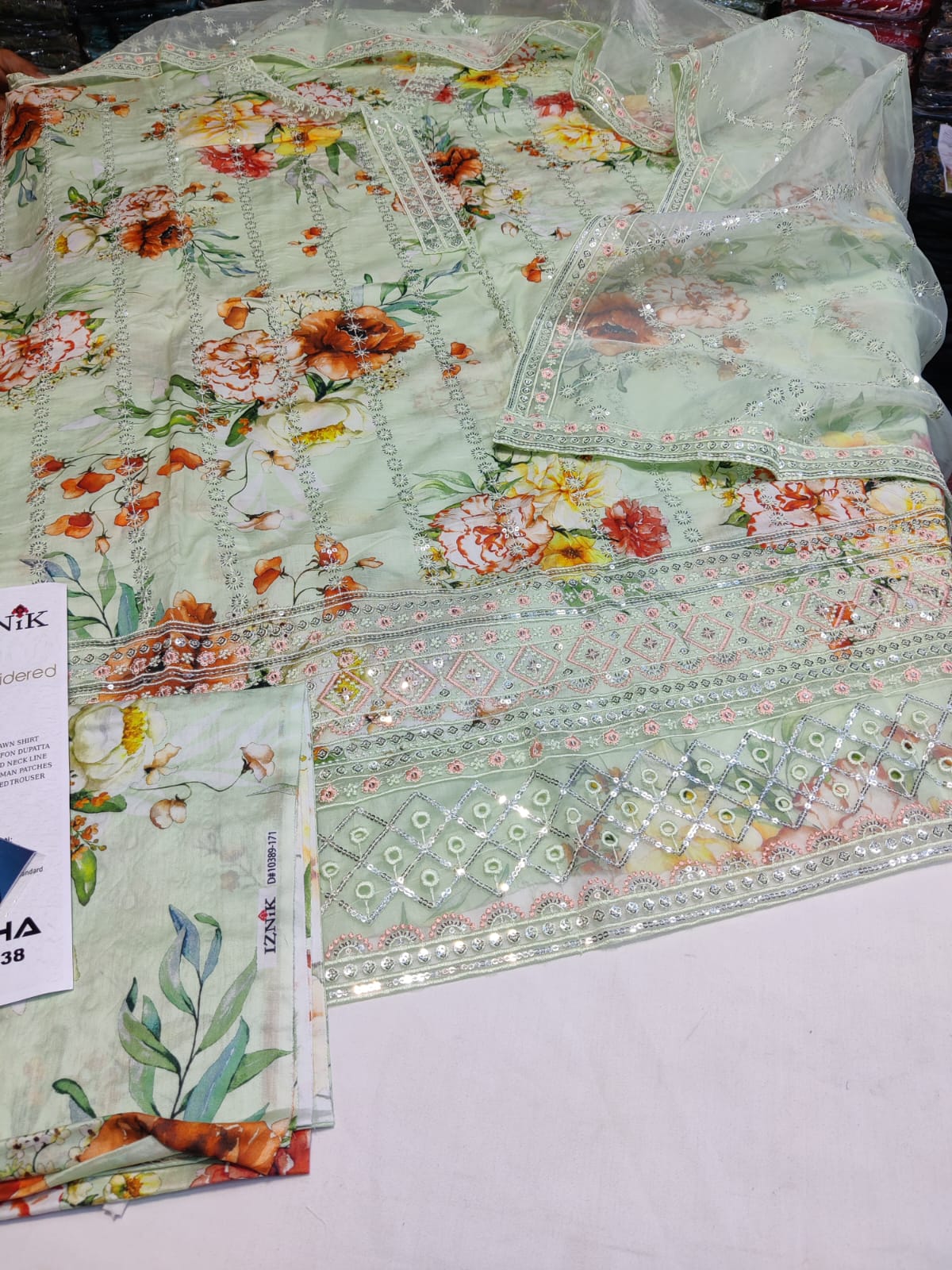 Iznik lawn fancy