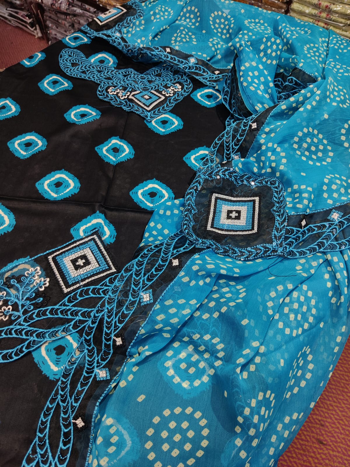 Aneelas chunri blue black
