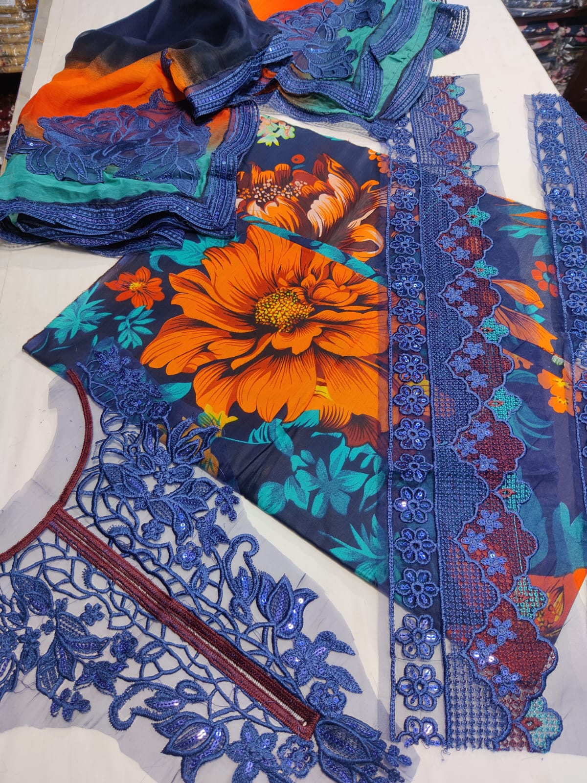 Iznik blue black
