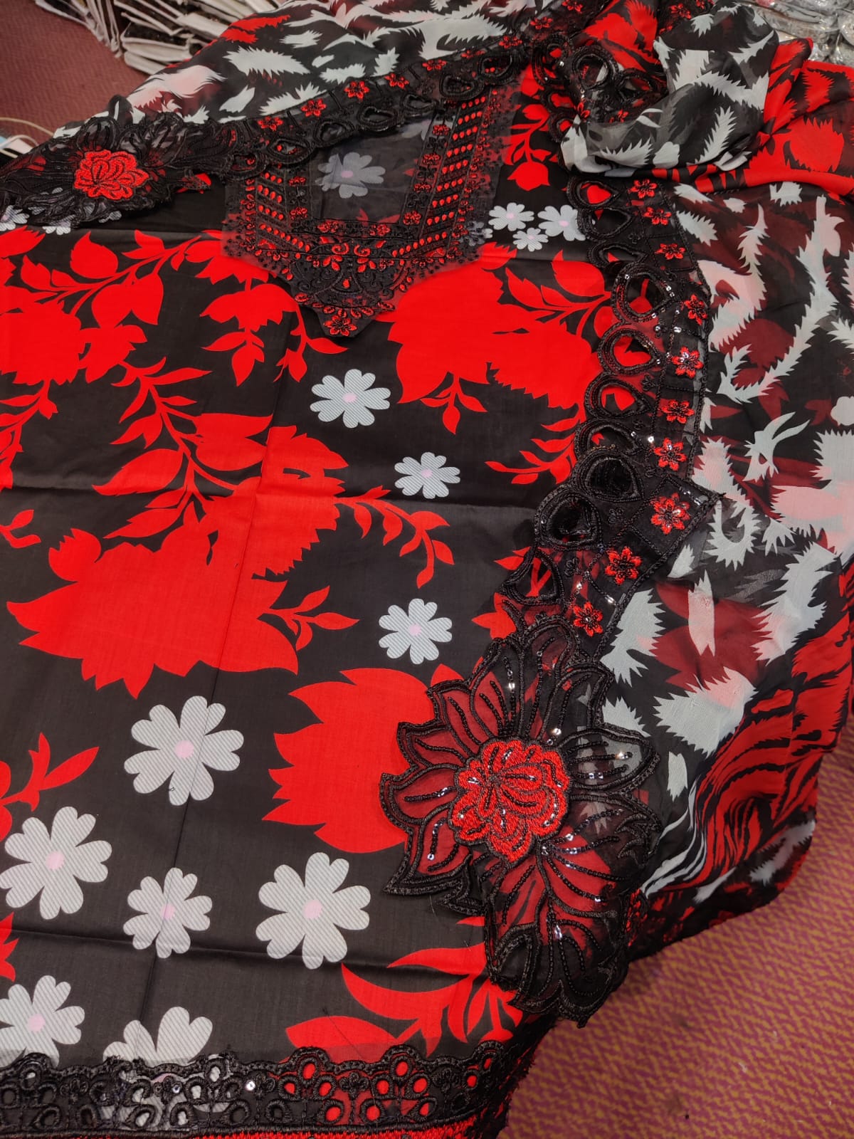 Ramsha red black