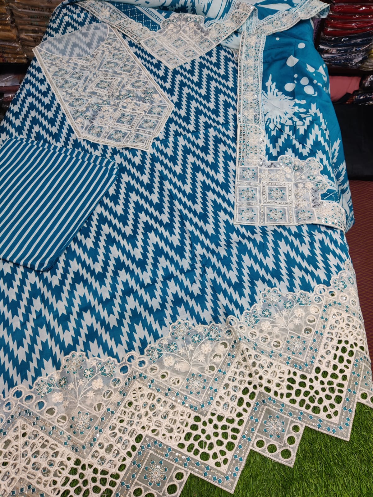 Agha lawn dupatta 3D blue
