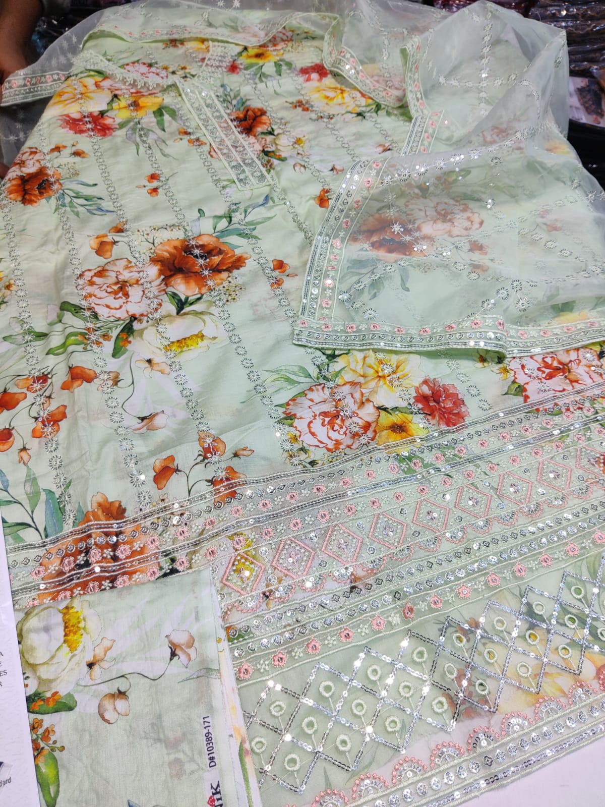 Iznik lawn fancy - Danish Cloth